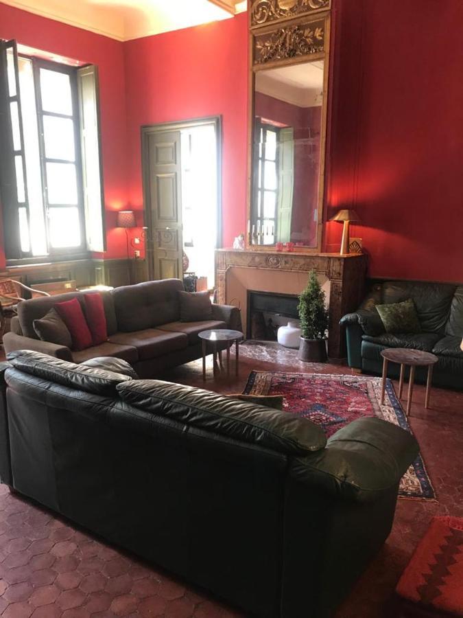 Apartment Palais Des Papes: Historic Mansion With Free Nearby Parking Avignon
