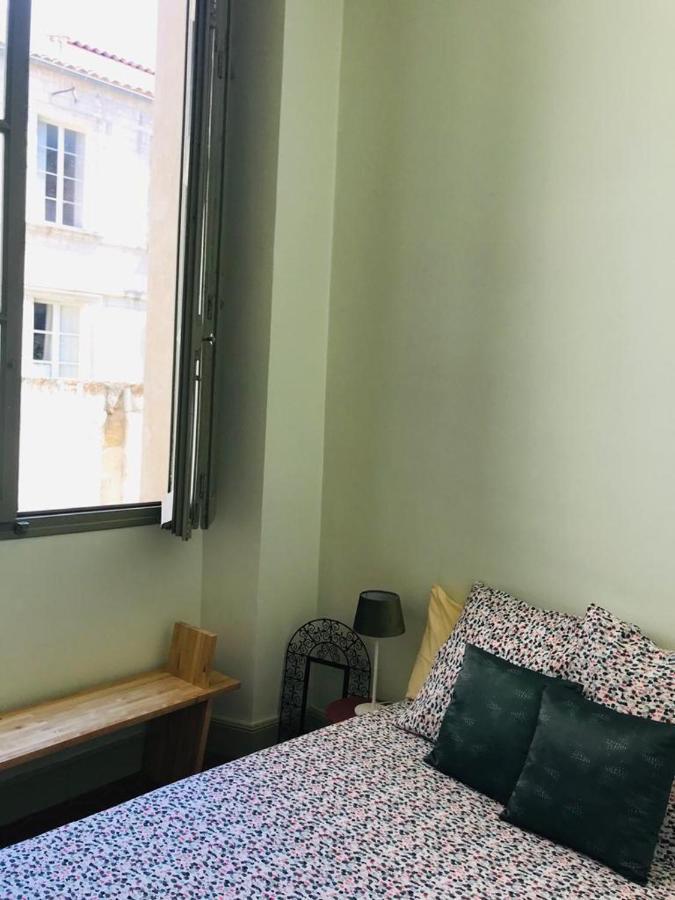Apartment Palais Des Papes: Historic Mansion With Free Nearby Parking Avignon