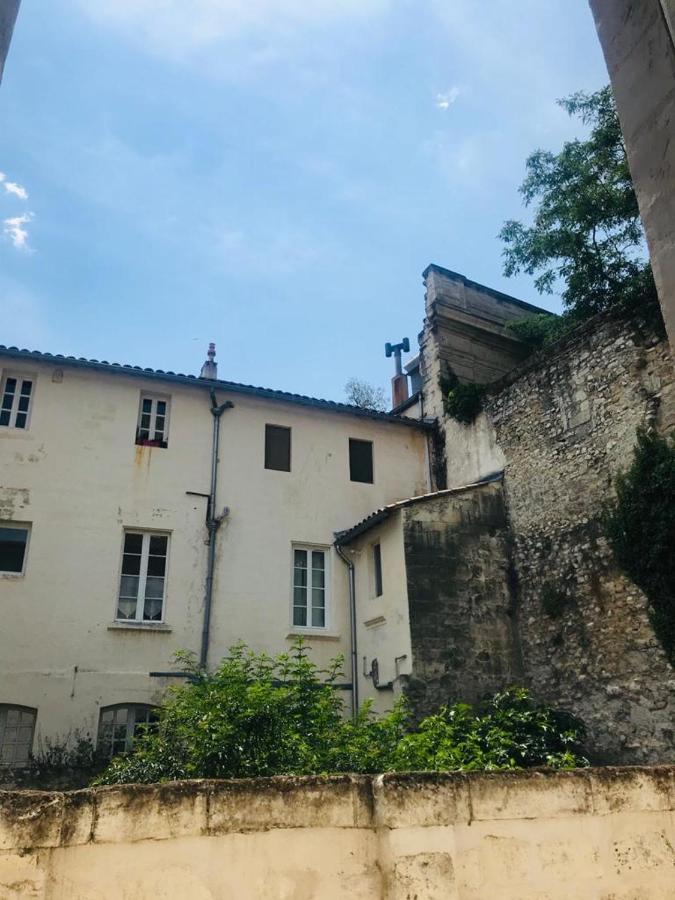 Apartment Palais Des Papes: Historic Mansion With Free Nearby Parking *