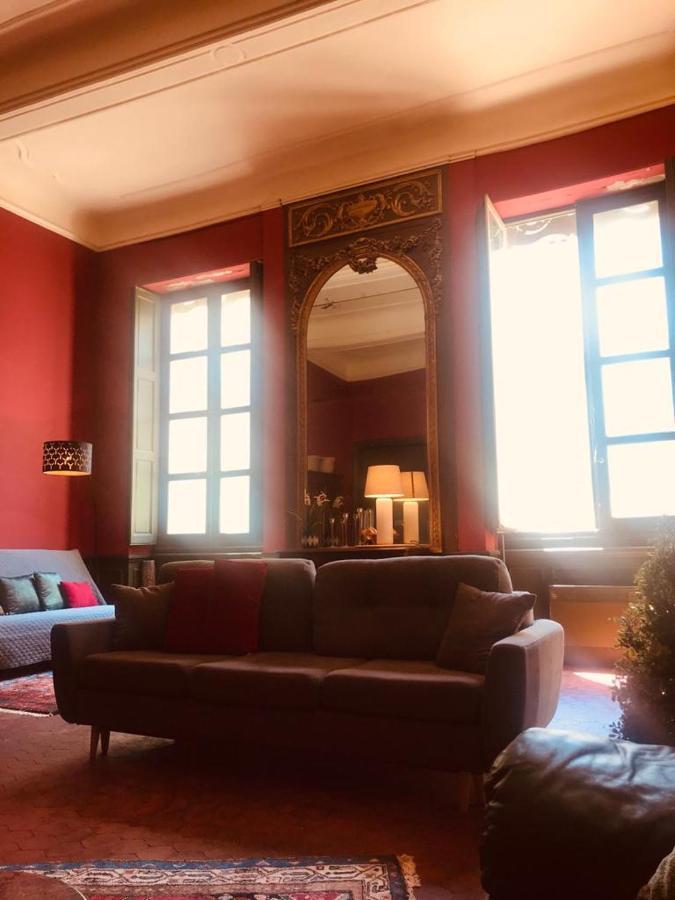 Palais Des Papes: Historic Mansion With Free Nearby Parking Avignon