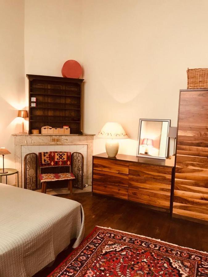 Palais Des Papes: Historic Mansion With Free Nearby Parking *