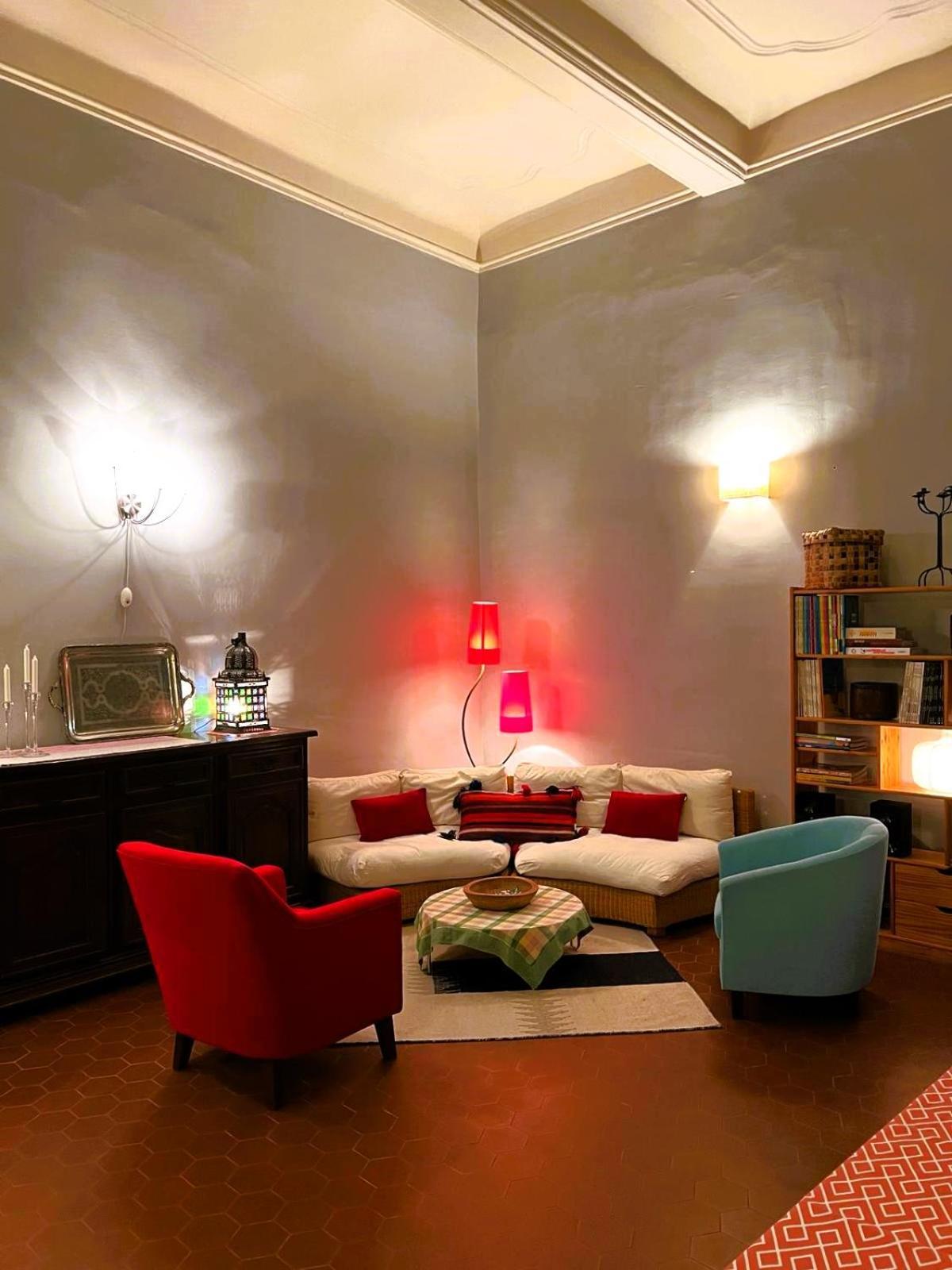 Apartment Palais Des Papes: Historic Mansion With Free Nearby Parking Avignon
